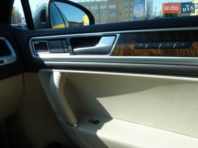 Серый Фольксваген Туарег, объемом двигателя 2.97 л и пробегом 178 тыс. км за 24200 $, фото 10 на Automoto.ua