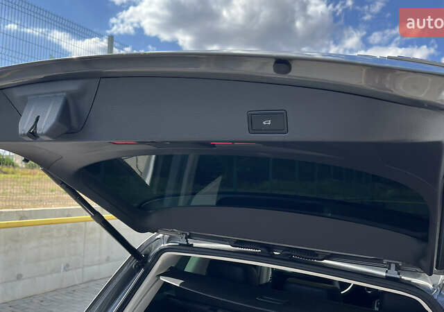 Серый Фольксваген Туарег, объемом двигателя 3 л и пробегом 173 тыс. км за 32000 $, фото 28 на Automoto.ua