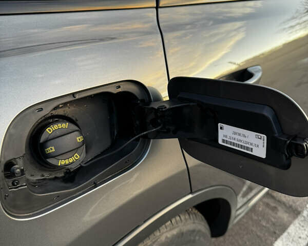 Серый Фольксваген Туарег, объемом двигателя 2.97 л и пробегом 220 тыс. км за 23500 $, фото 26 на Automoto.ua