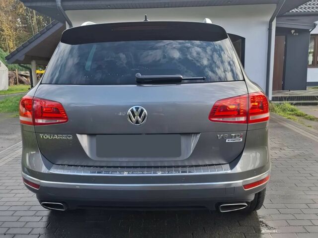 Серый Фольксваген Туарег, объемом двигателя 3 л и пробегом 80 тыс. км за 13000 $, фото 4 на Automoto.ua