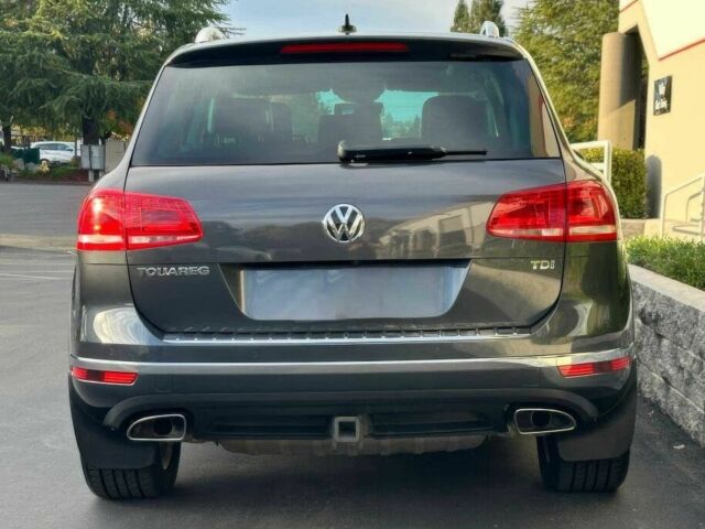 Серый Фольксваген Туарег, объемом двигателя 3 л и пробегом 72 тыс. км за 13600 $, фото 4 на Automoto.ua