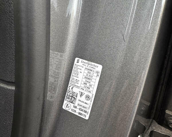 Серый Фольксваген Туарег, объемом двигателя 2.97 л и пробегом 220 тыс. км за 23500 $, фото 13 на Automoto.ua