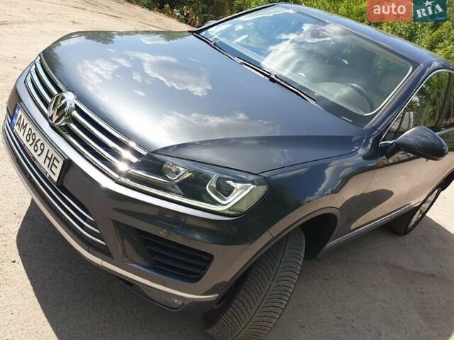 Серый Фольксваген Туарег, объемом двигателя 2.97 л и пробегом 178 тыс. км за 24200 $, фото 9 на Automoto.ua