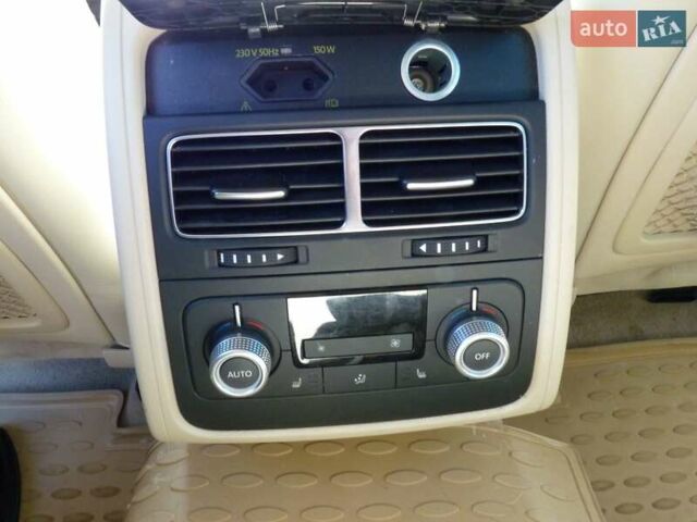 Серый Фольксваген Туарег, объемом двигателя 2.97 л и пробегом 178 тыс. км за 24200 $, фото 27 на Automoto.ua