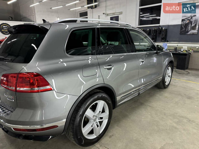Сірий Фольксваген Туарег, об'ємом двигуна 2.97 л та пробігом 104 тис. км за 29900 $, фото 4 на Automoto.ua