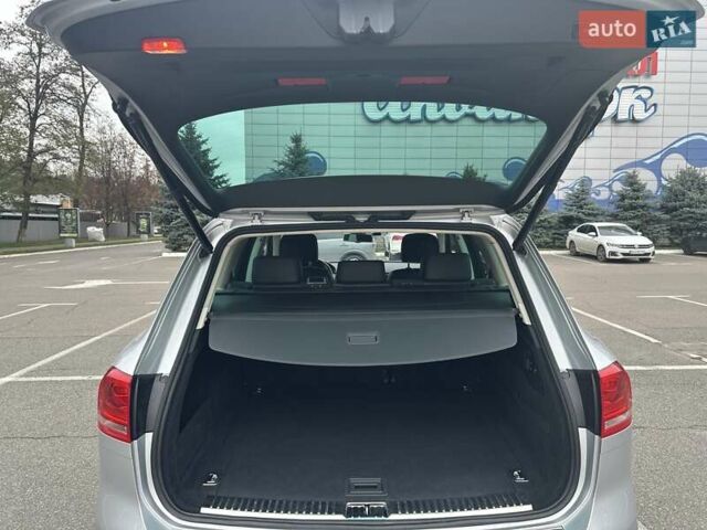 Серый Фольксваген Туарег, объемом двигателя 2.97 л и пробегом 196 тыс. км за 28000 $, фото 8 на Automoto.ua