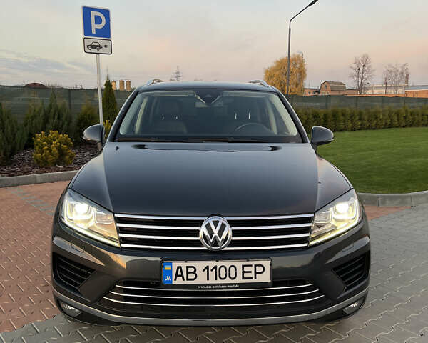 Серый Фольксваген Туарег, объемом двигателя 2.97 л и пробегом 200 тыс. км за 28500 $, фото 17 на Automoto.ua