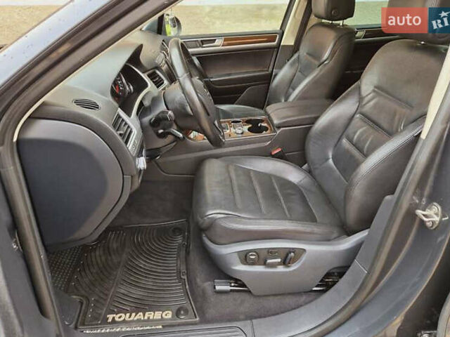 Сірий Фольксваген Туарег, об'ємом двигуна 2.97 л та пробігом 202 тис. км за 22800 $, фото 14 на Automoto.ua