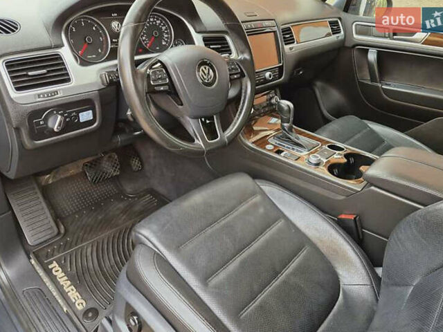 Сірий Фольксваген Туарег, об'ємом двигуна 2.97 л та пробігом 202 тис. км за 22800 $, фото 15 на Automoto.ua