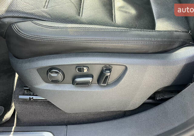 Серый Фольксваген Туарег, объемом двигателя 3 л и пробегом 173 тыс. км за 32000 $, фото 12 на Automoto.ua