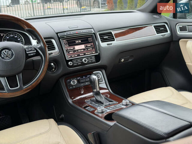 Серый Фольксваген Туарег, объемом двигателя 3 л и пробегом 228 тыс. км за 24900 $, фото 37 на Automoto.ua