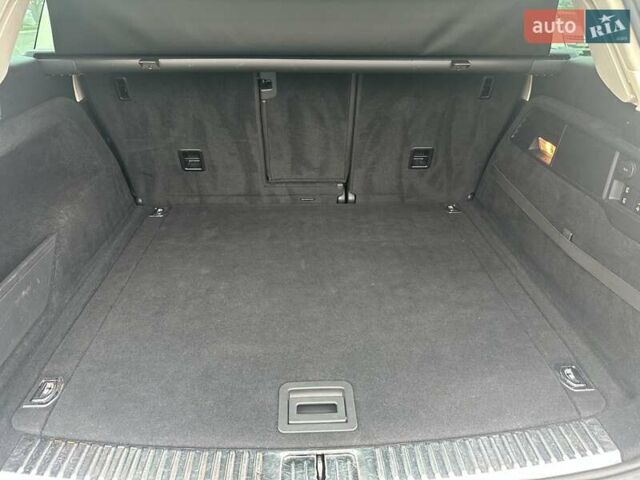 Серый Фольксваген Туарег, объемом двигателя 2.97 л и пробегом 196 тыс. км за 28000 $, фото 4 на Automoto.ua