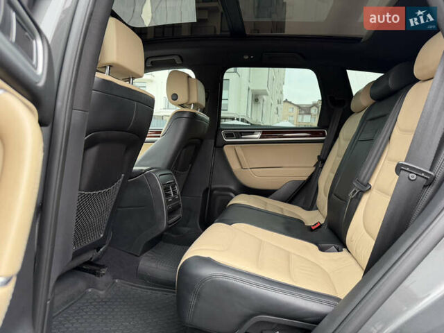 Серый Фольксваген Туарег, объемом двигателя 3 л и пробегом 228 тыс. км за 24900 $, фото 30 на Automoto.ua