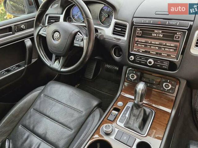 Сірий Фольксваген Туарег, об'ємом двигуна 2.97 л та пробігом 202 тис. км за 22800 $, фото 13 на Automoto.ua