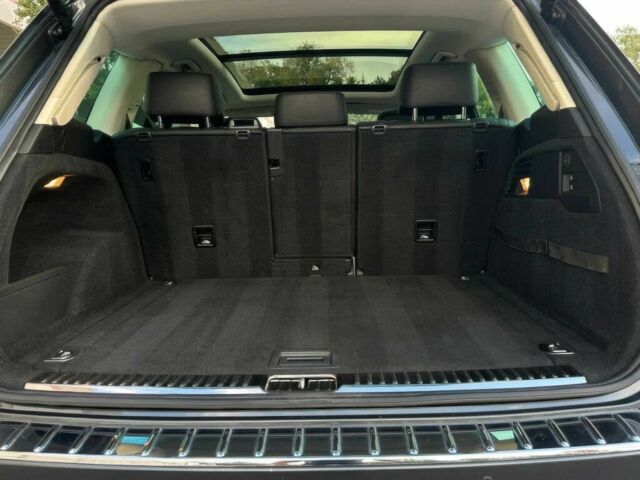 Серый Фольксваген Туарег, объемом двигателя 3 л и пробегом 72 тыс. км за 13600 $, фото 15 на Automoto.ua