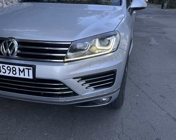 Сірий Фольксваген Туарег, об'ємом двигуна 2.97 л та пробігом 190 тис. км за 29999 $, фото 47 на Automoto.ua