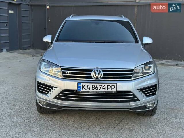 Серый Фольксваген Туарег, объемом двигателя 3 л и пробегом 193 тыс. км за 23450 $, фото 13 на Automoto.ua