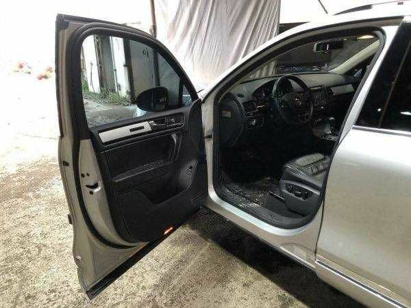 Серый Фольксваген Туарег, объемом двигателя 0 л и пробегом 80 тыс. км за 21000 $, фото 9 на Automoto.ua