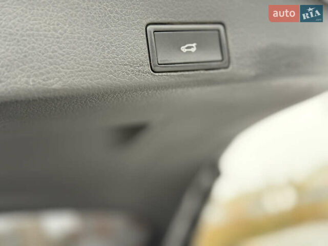 Серый Фольксваген Туарег, объемом двигателя 3 л и пробегом 186 тыс. км за 22500 $, фото 21 на Automoto.ua