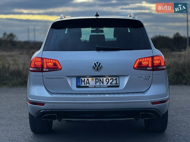 Серый Фольксваген Туарег, объемом двигателя 3 л и пробегом 205 тыс. км за 27500 $, фото 7 на Automoto.ua