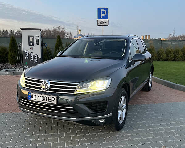 Серый Фольксваген Туарег, объемом двигателя 2.97 л и пробегом 200 тыс. км за 28500 $, фото 32 на Automoto.ua