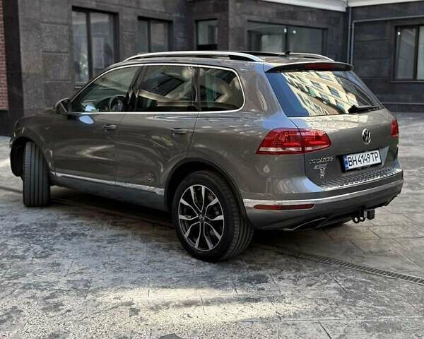 Сірий Фольксваген Туарег, об'ємом двигуна 3.6 л та пробігом 145 тис. км за 19000 $, фото 19 на Automoto.ua