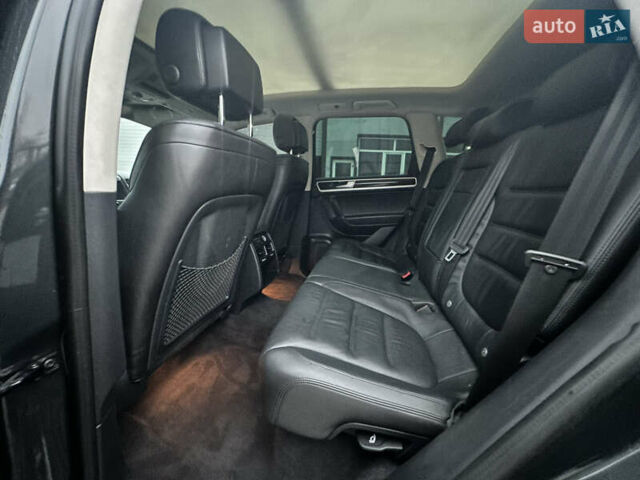 Серый Фольксваген Туарег, объемом двигателя 2.97 л и пробегом 268 тыс. км за 19700 $, фото 15 на Automoto.ua