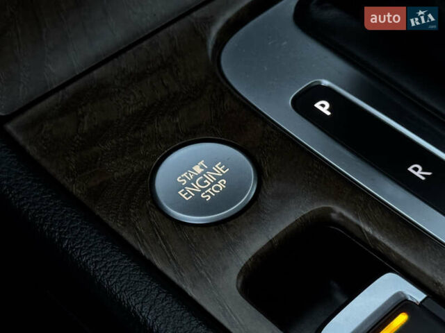 Серый Фольксваген Туарег, объемом двигателя 3 л и пробегом 205 тыс. км за 27500 $, фото 62 на Automoto.ua