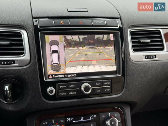 Серый Фольксваген Туарег, объемом двигателя 3 л и пробегом 228 тыс. км за 24900 $, фото 49 на Automoto.ua