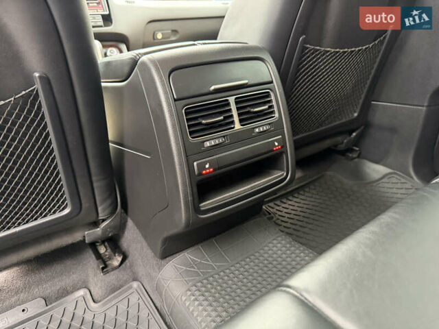 Серый Фольксваген Туарег, объемом двигателя 3 л и пробегом 228 тыс. км за 24900 $, фото 31 на Automoto.ua