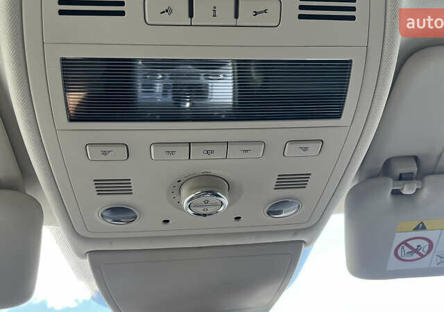 Серый Фольксваген Туарег, объемом двигателя 3 л и пробегом 173 тыс. км за 32000 $, фото 18 на Automoto.ua