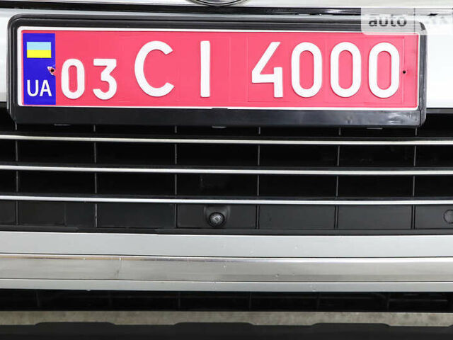 Серый Фольксваген Туарег, объемом двигателя 3 л и пробегом 219 тыс. км за 27999 $, фото 123 на Automoto.ua