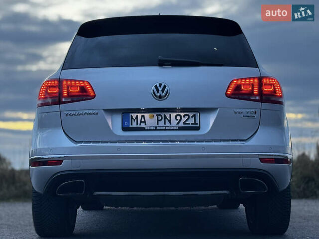 Серый Фольксваген Туарег, объемом двигателя 3 л и пробегом 205 тыс. км за 27500 $, фото 38 на Automoto.ua