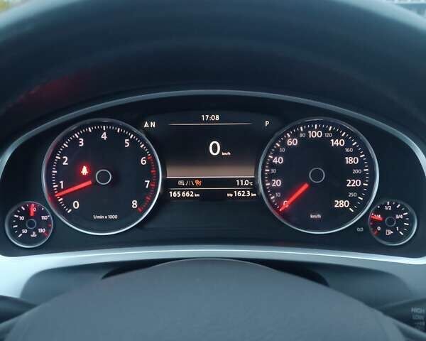 Серый Фольксваген Туарег, объемом двигателя 3.6 л и пробегом 165 тыс. км за 17500 $, фото 11 на Automoto.ua