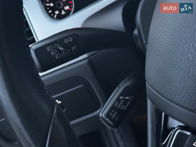 Серый Фольксваген Туарег, объемом двигателя 3 л и пробегом 205 тыс. км за 27500 $, фото 55 на Automoto.ua