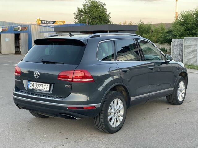 Сірий Фольксваген Туарег, об'ємом двигуна 3 л та пробігом 168 тис. км за 27500 $, фото 2 на Automoto.ua
