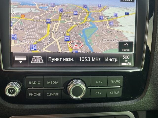 Сірий Фольксваген Туарег, об'ємом двигуна 3 л та пробігом 262 тис. км за 27999 $, фото 15 на Automoto.ua