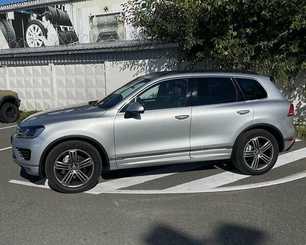 Сірий Фольксваген Туарег, об'ємом двигуна 2.97 л та пробігом 190 тис. км за 29999 $, фото 5 на Automoto.ua