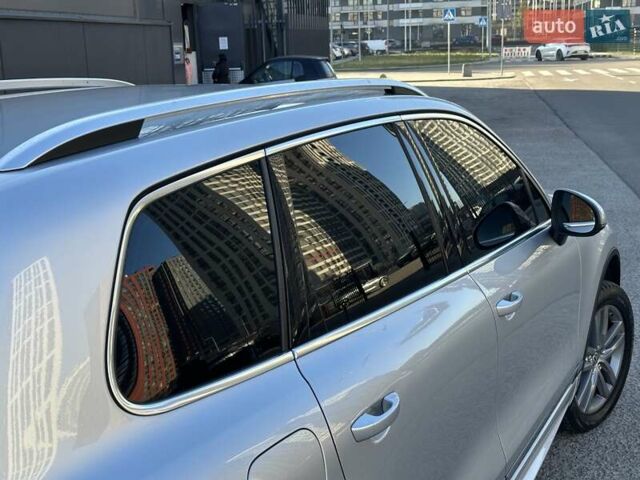 Серый Фольксваген Туарег, объемом двигателя 3 л и пробегом 193 тыс. км за 23450 $, фото 9 на Automoto.ua