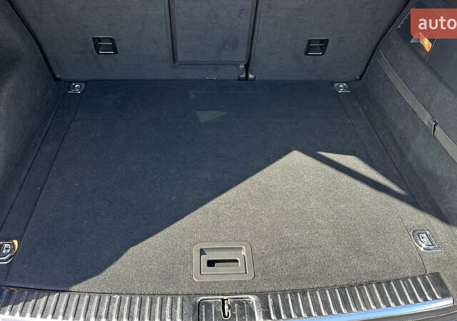 Серый Фольксваген Туарег, объемом двигателя 3 л и пробегом 173 тыс. км за 32000 $, фото 26 на Automoto.ua