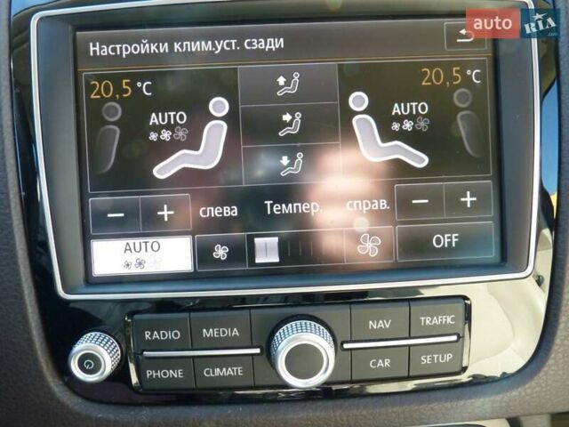 Серый Фольксваген Туарег, объемом двигателя 2.97 л и пробегом 178 тыс. км за 24200 $, фото 45 на Automoto.ua