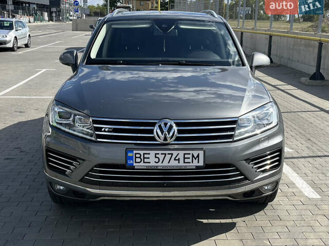 Серый Фольксваген Туарег, объемом двигателя 3 л и пробегом 173 тыс. км за 32000 $, фото 10 на Automoto.ua