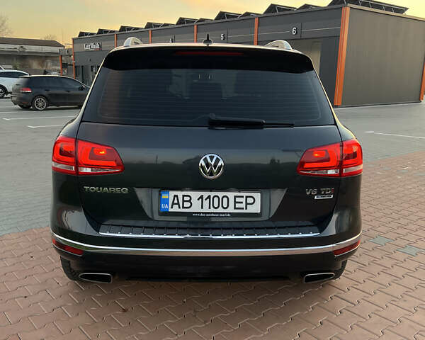 Серый Фольксваген Туарег, объемом двигателя 2.97 л и пробегом 200 тыс. км за 28500 $, фото 20 на Automoto.ua