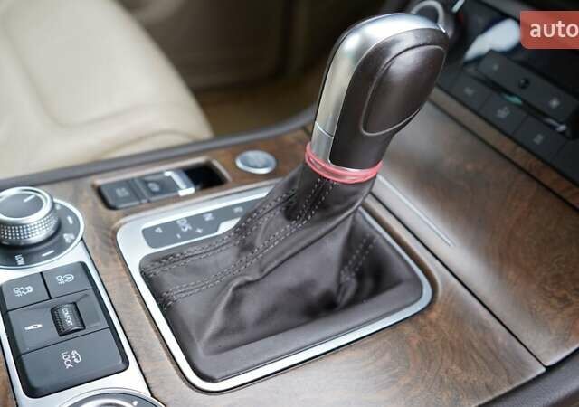 Серый Фольксваген Туарег, объемом двигателя 2.97 л и пробегом 178 тыс. км за 24200 $, фото 11 на Automoto.ua