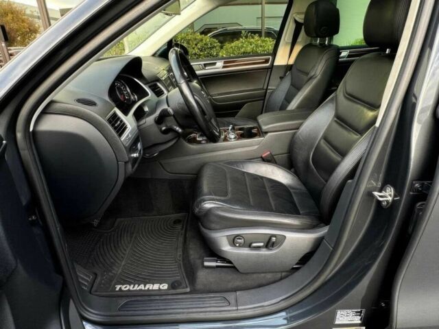 Серый Фольксваген Туарег, объемом двигателя 3 л и пробегом 72 тыс. км за 13600 $, фото 9 на Automoto.ua