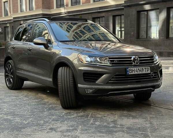 Сірий Фольксваген Туарег, об'ємом двигуна 3.6 л та пробігом 145 тис. км за 19000 $, фото 18 на Automoto.ua