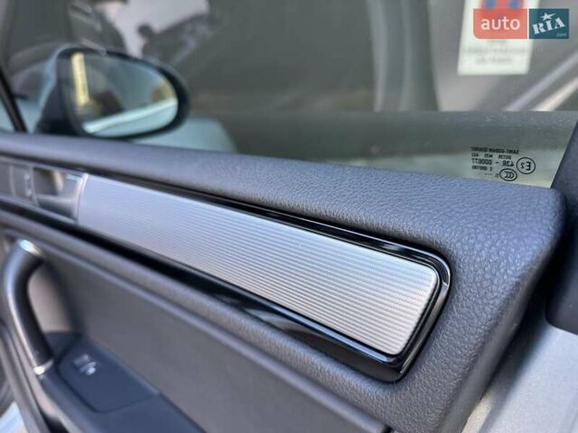 Серый Фольксваген Туарег, объемом двигателя 3 л и пробегом 193 тыс. км за 23450 $, фото 55 на Automoto.ua