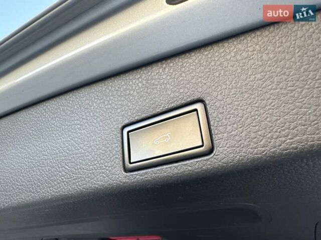 Серый Фольксваген Туарег, объемом двигателя 3 л и пробегом 193 тыс. км за 23450 $, фото 103 на Automoto.ua