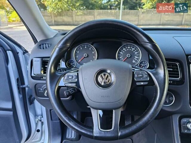 Серый Фольксваген Туарег, объемом двигателя 3.6 л и пробегом 174 тыс. км за 19000 $, фото 25 на Automoto.ua