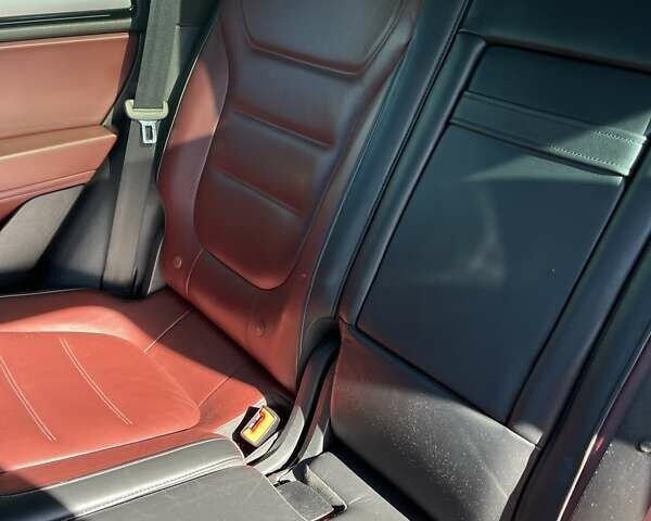 Сірий Фольксваген Туарег, об'ємом двигуна 2.97 л та пробігом 190 тис. км за 29999 $, фото 32 на Automoto.ua